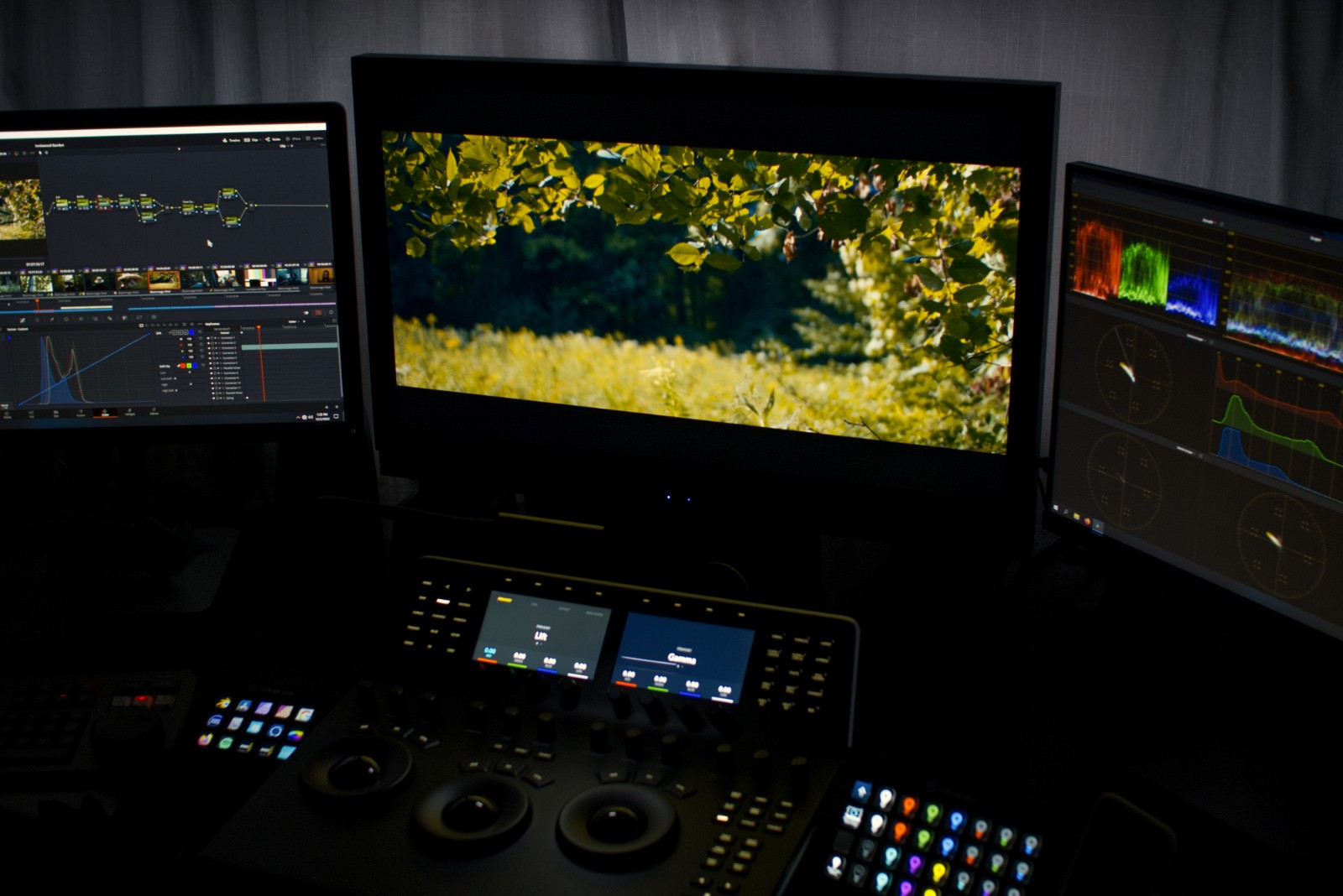 US Qualia Color Studio 4K color-grading monitor case
