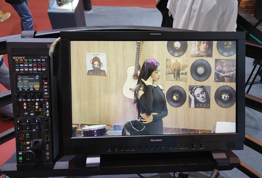 Shooting solutions of Konvision monitors combined with Fuji lenses and cameras